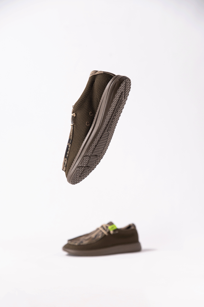 Camp Shoes | Womens - 2-Tone Mossy Oak Original Bottomland - 8 - Footwear